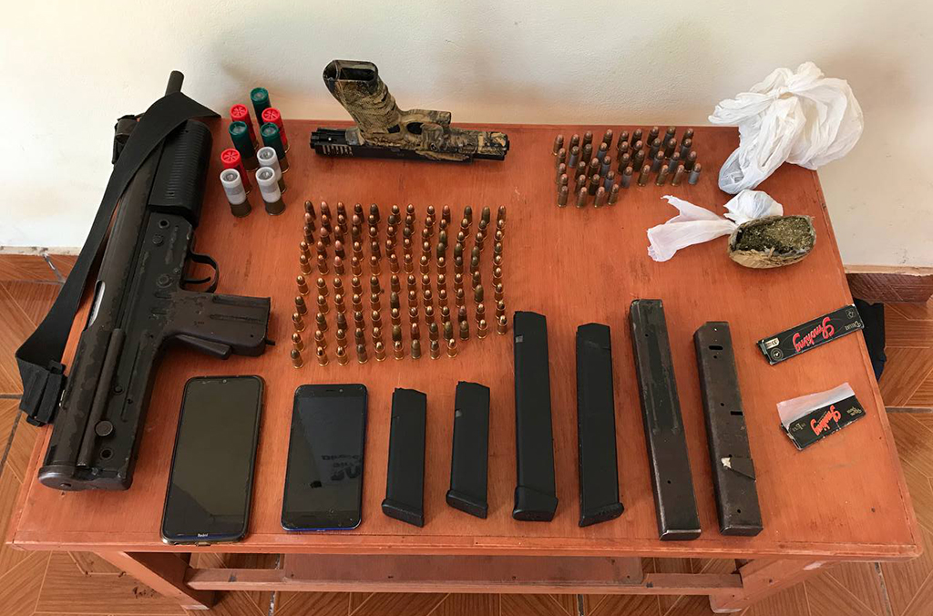 Gracias a la operación Trigger VI se lograron recuperar unas 200 000 armas, piezas, componentes, municiones y explosivos ilegales, como muestra esta fotografía tomada en Asunción